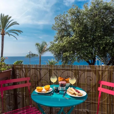 Etats Unis 892 - Spacious Flat On Sea Front W/Ac Nice Exterior photo